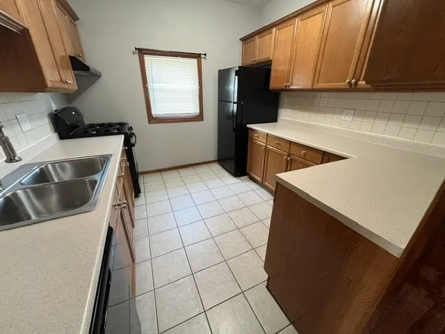 3 bed, 1 bath apartment for rent at 00 Lafayette St Unit 1, Fall River — photo 2 of 13