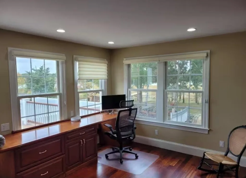 4 bed, 4+ bath apartment for rent at 00 Undisclosed, South Dartmouth — photo 11 of 24
