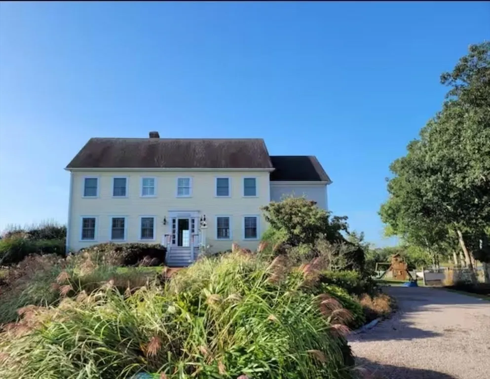 4 bed, 4+ bath apartment for rent at 00 Undisclosed, South Dartmouth — photo 1 of 24
