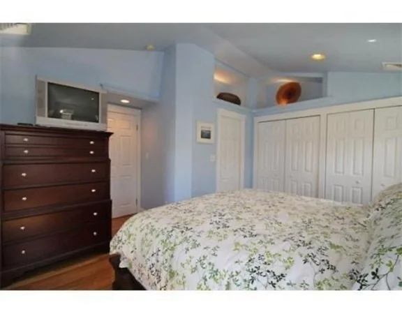 4 bed, 1 bath apartment for rent at 000 Adams Unit 000, East Milton — photo 17 of 18