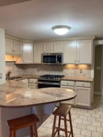 4 bed, 1 bath apartment for rent at 000 Adams Unit 000, East Milton — photo 7 of 18