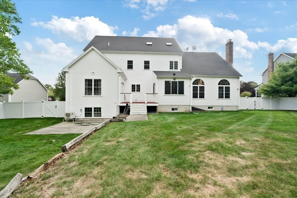 1 bed, 1 bath apartment for rent at 000 Confidential St Unit NA, Plainville — photo 11 of 13