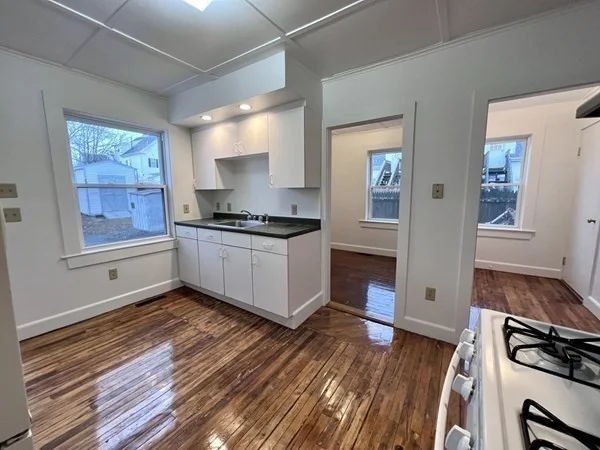 3 bed, 1 bath apartment for rent at 1-11 N Spooner St Unit 1, North Plymouth — photo 2 of 17