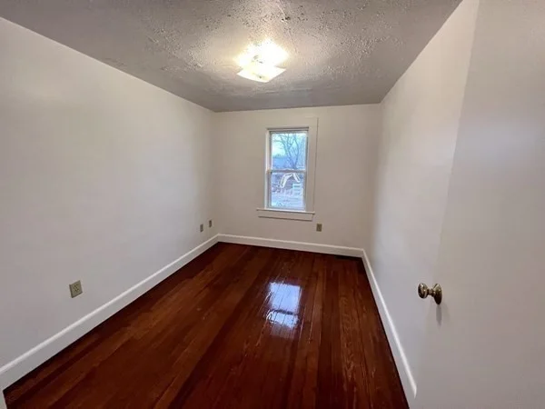 3 bed, 1 bath apartment for rent at 1-11 N Spooner St Unit 1, North Plymouth — photo 13 of 17