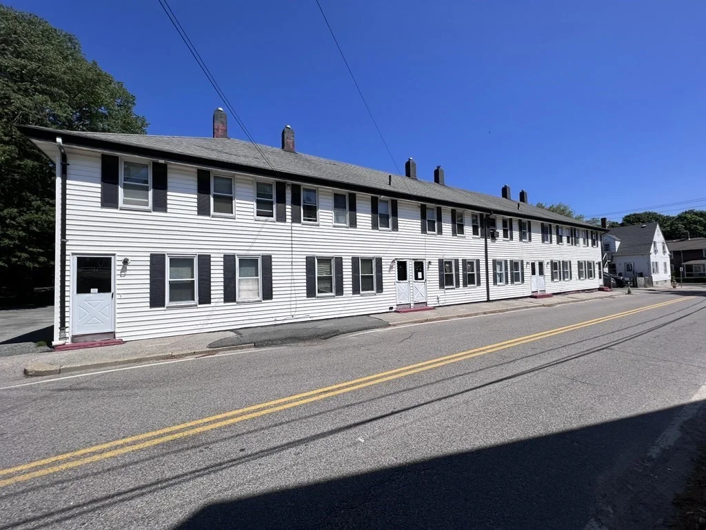 3 bed, 1 bath apartment for rent at 1-11 N Spooner St Unit 9, Plymouth