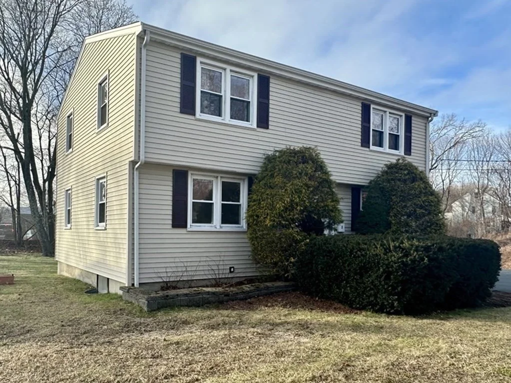 2 bed, 1 bath apartment for rent at 1-3 Perkins Ave Unit 1, Mansfield