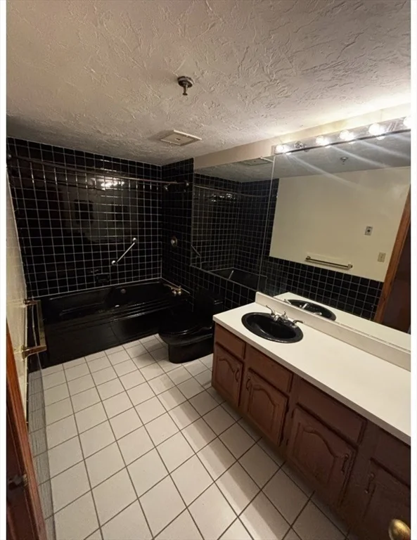 2 bed, 2 bath apartment for rent at 1 A Unit 303, Hull — photo 20 of 22