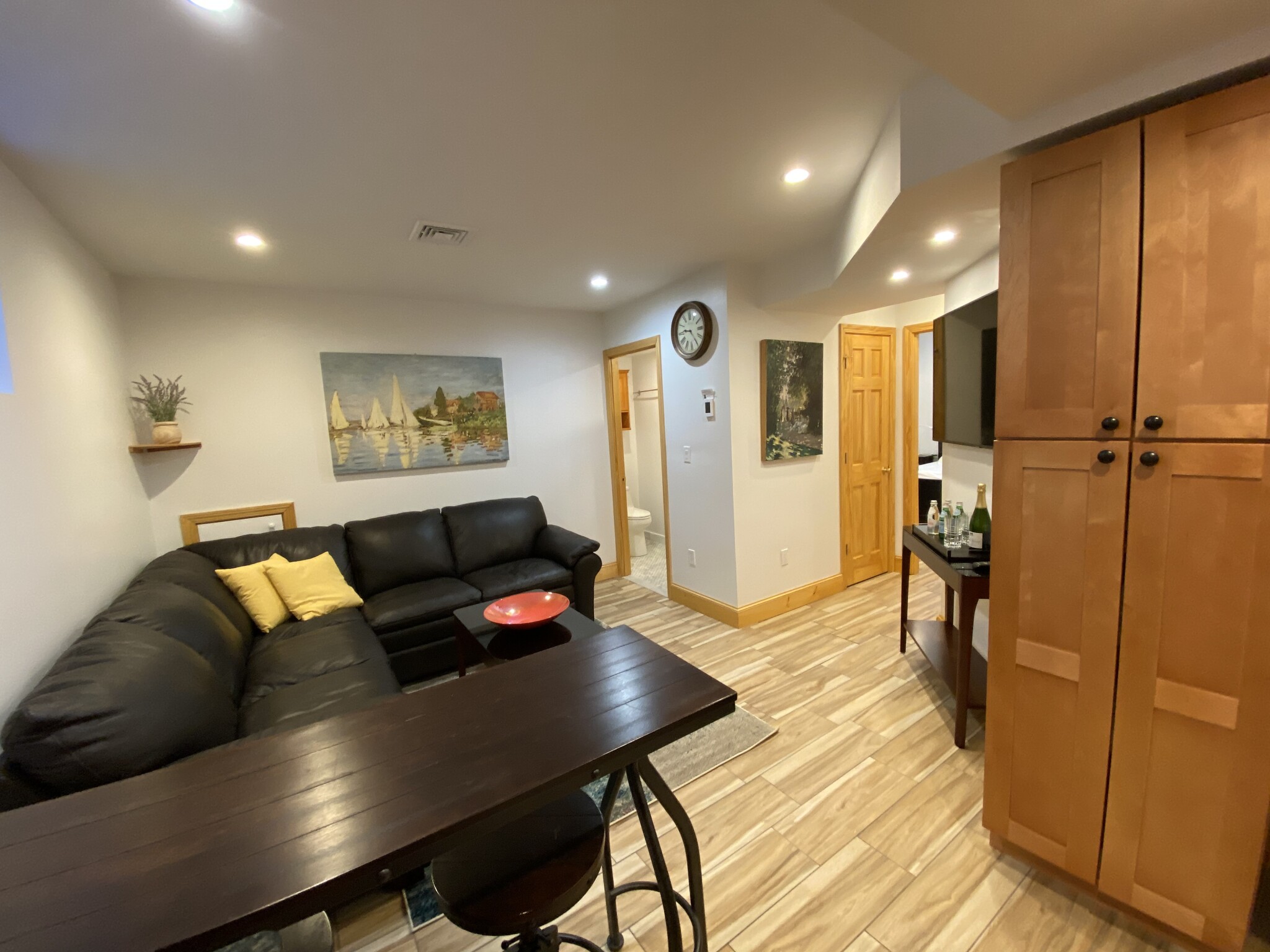 1 bed, 1 bath apartment for rent at 1 Abbottsford Rd Unit 1, North Brookline — photo 4 of 12