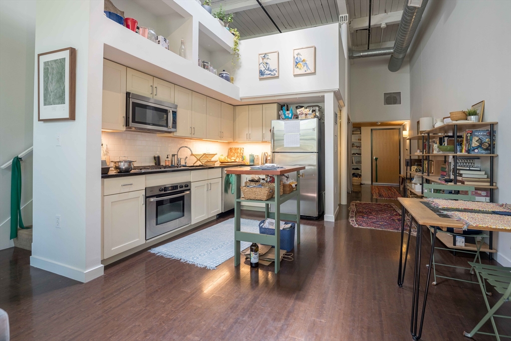 2 bed, 2 bath apartment for rent at 1 Aberdeen Way Unit 214, West Cambridge — photo 5 of 12