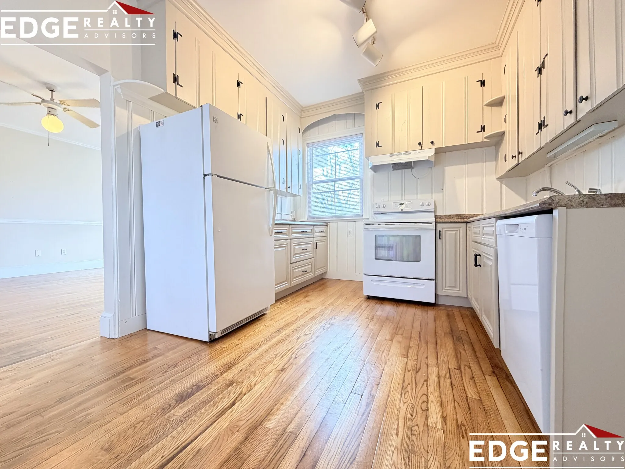 3 bed, 1 bath apartment for rent at 1 Allen Rd Unit 1, Oak Square