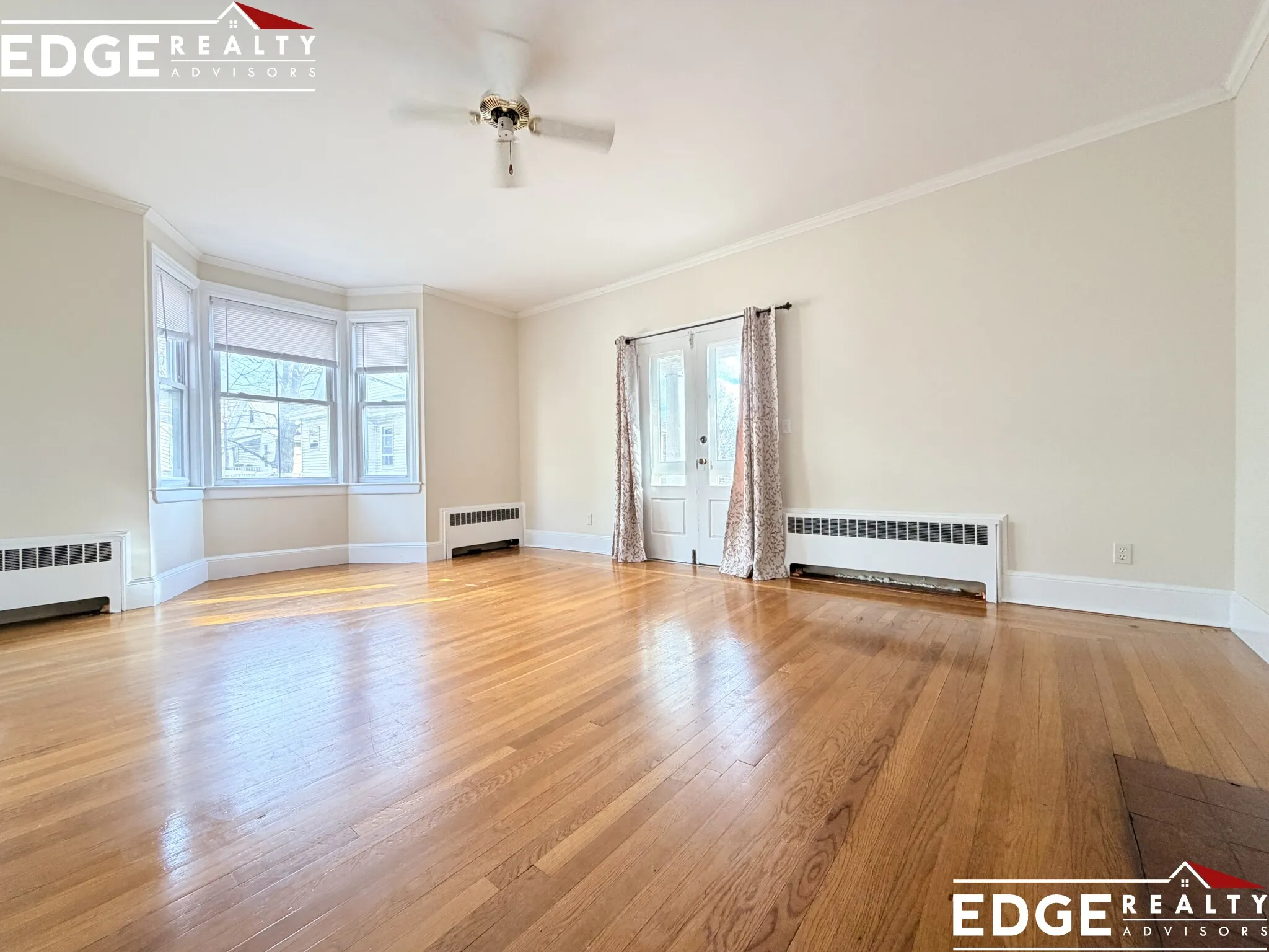 3 bed, 1 bath apartment for rent at 1 Allen Rd Unit 2, Oak Square — photo 4 of 8