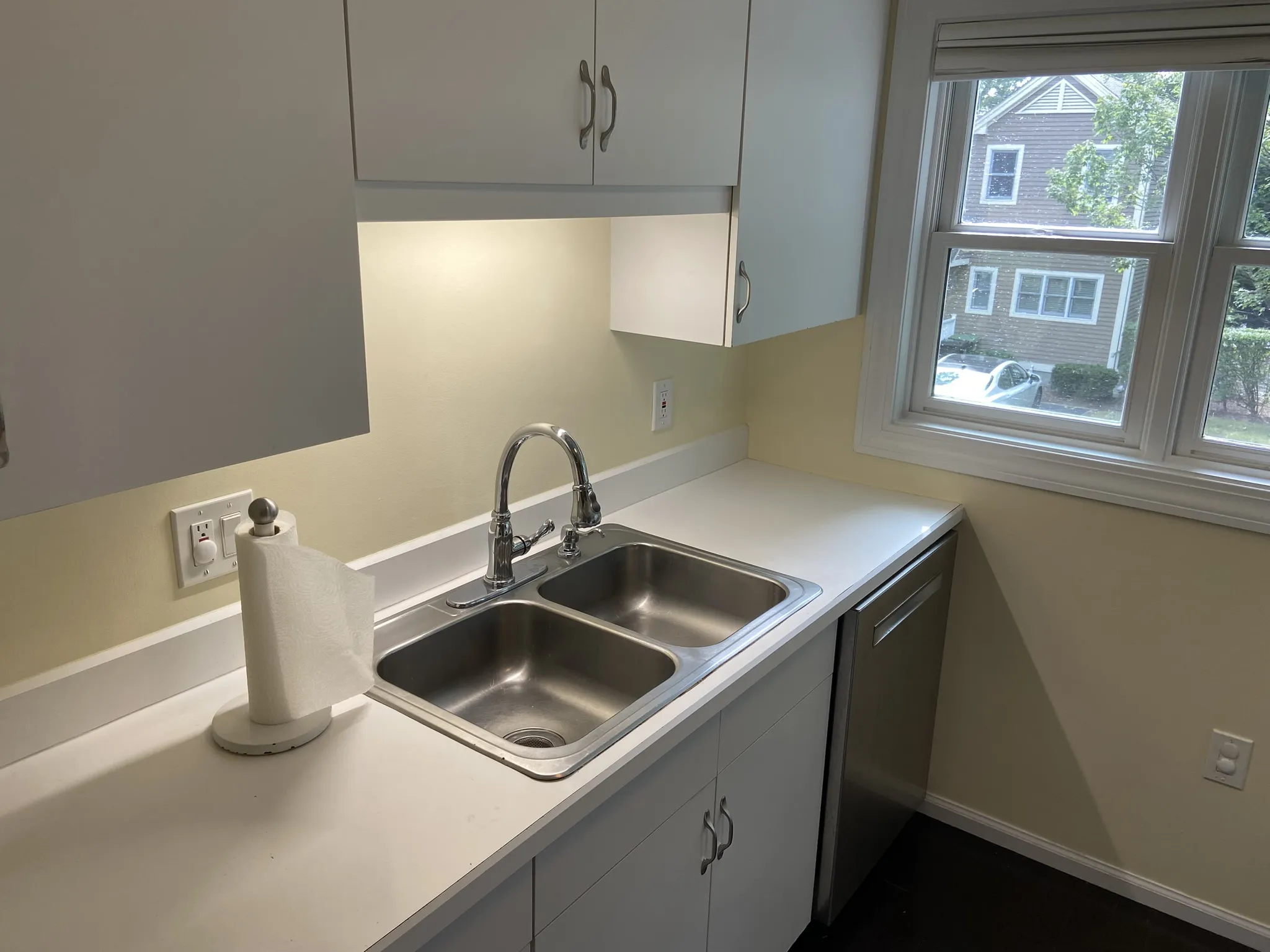 2 bed, 2.5 bath apartment for rent at 1 Angela Ln Unit 1, Watertown — photo 7 of 20