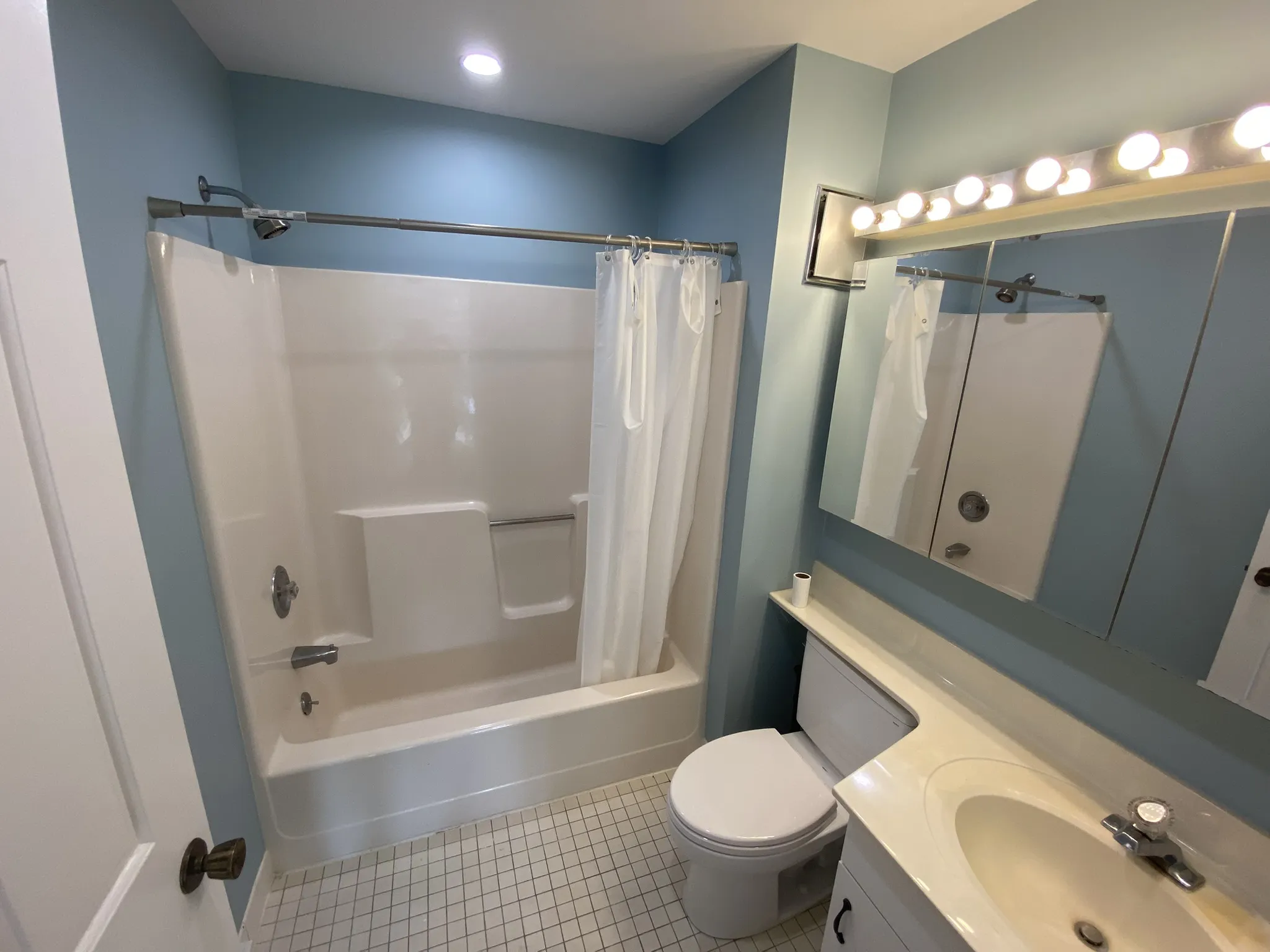 2 bed, 2.5 bath apartment for rent at 1 Angela Ln Unit 1, Watertown — photo 13 of 20
