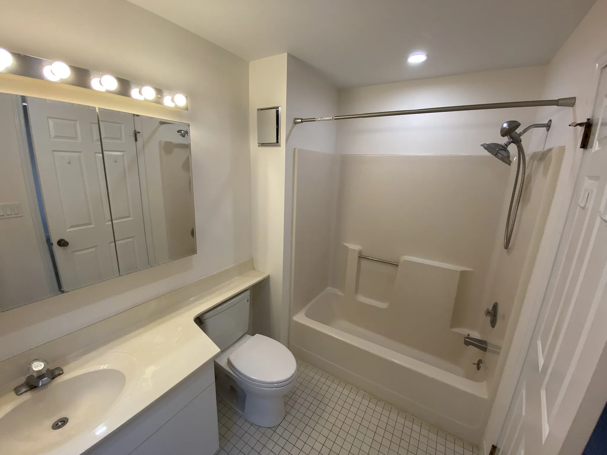 2 bed, 2.5 bath apartment for rent at 1 Angela Ln Unit 1, Watertown — photo 10 of 20