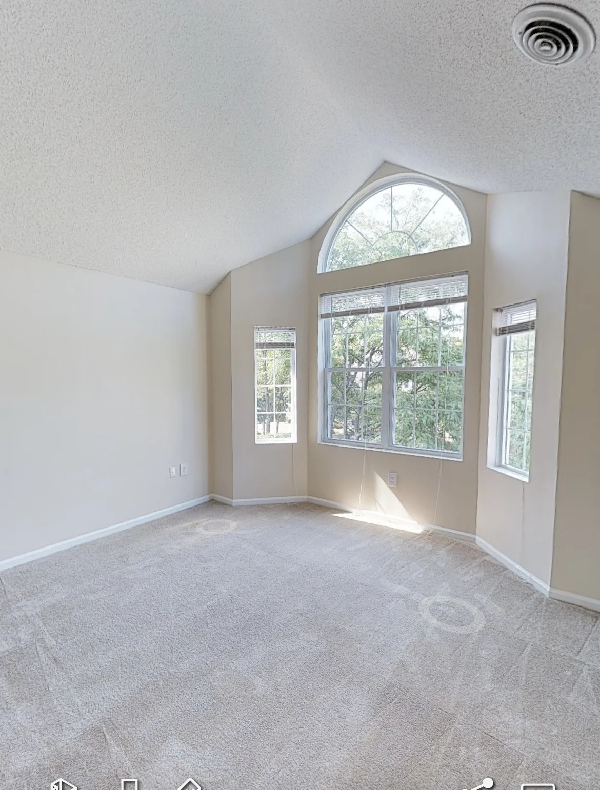 2 bed, 2 bath apartment for rent at 1 Arboretum Way Unit 9-0932, Burlington — photo 3 of 8