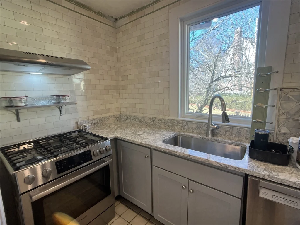 5 bed, 3 bath apartment for rent at 1 Arborway, Jamaica Plain — photo 11 of 34