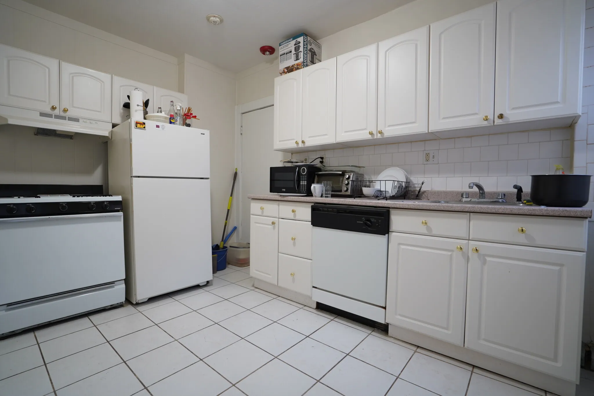 1 bed, 1 bath apartment for rent at 1 Ashford Ct Unit 1, Allston — photo 12 of 17