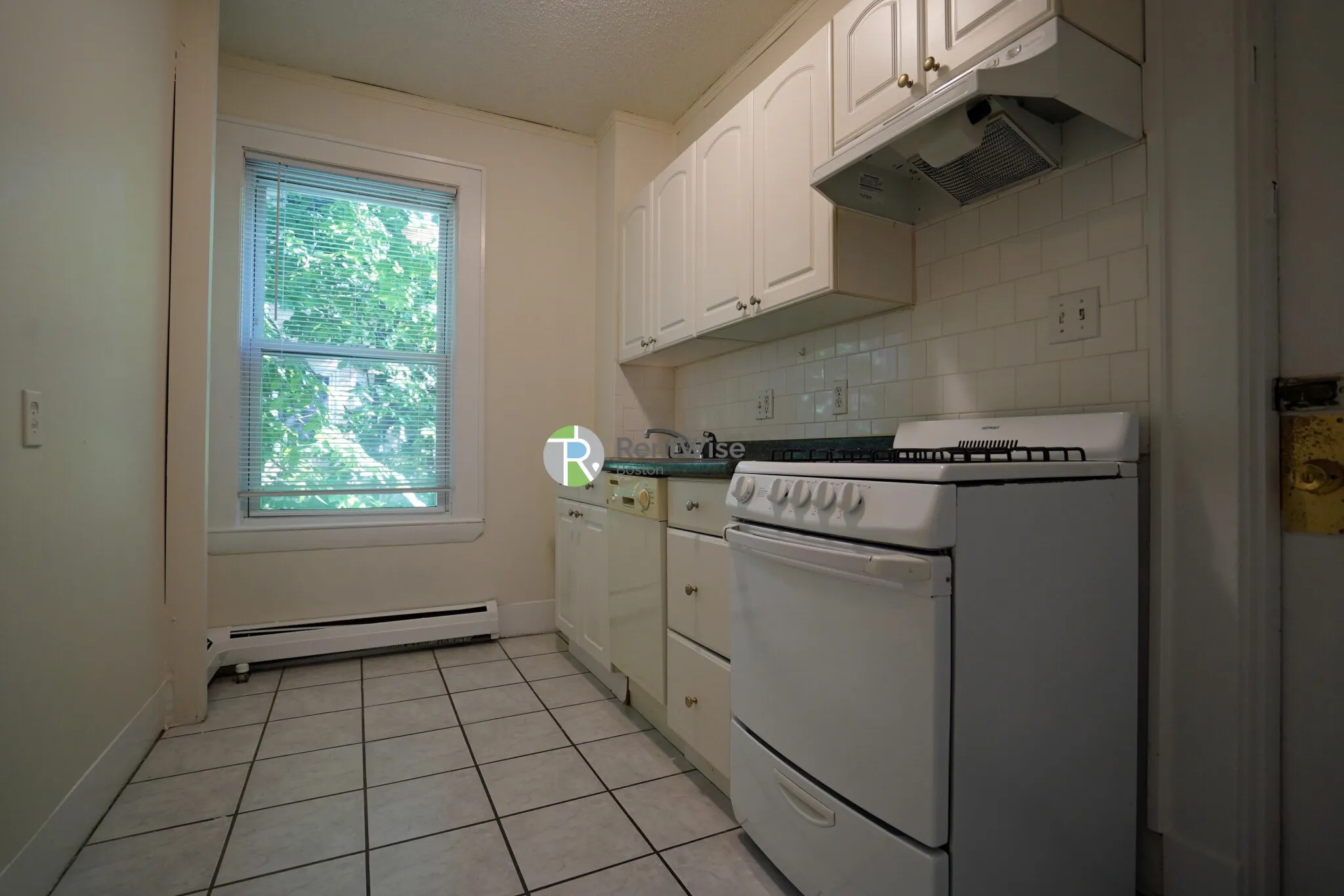 2 bed, 1 bath apartment for rent at 1 Ashford Ct Unit 4, Allston — photo 6 of 20