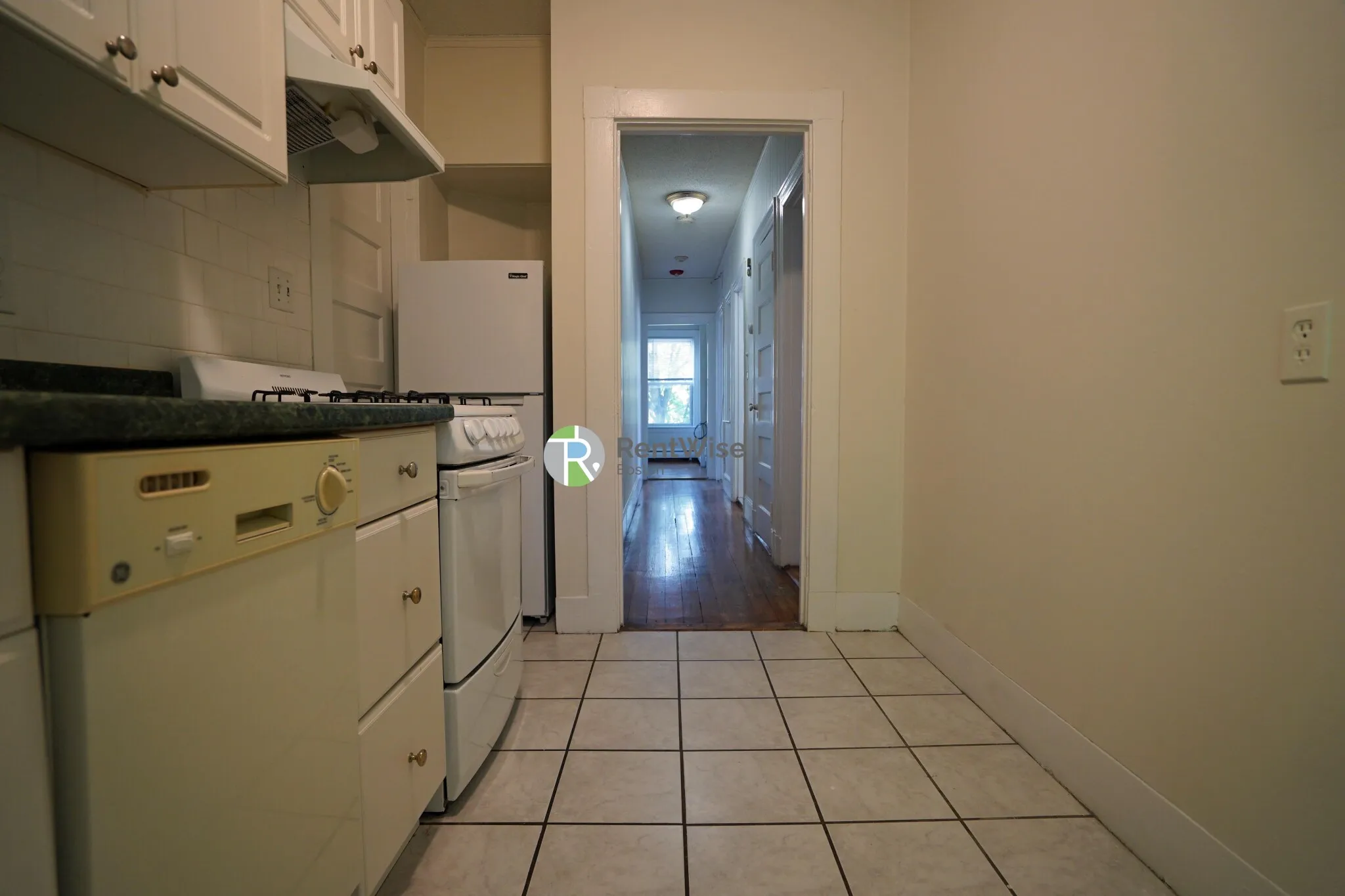 2 bed, 1 bath apartment for rent at 1 Ashford Ct Unit 4, Allston — photo 8 of 20
