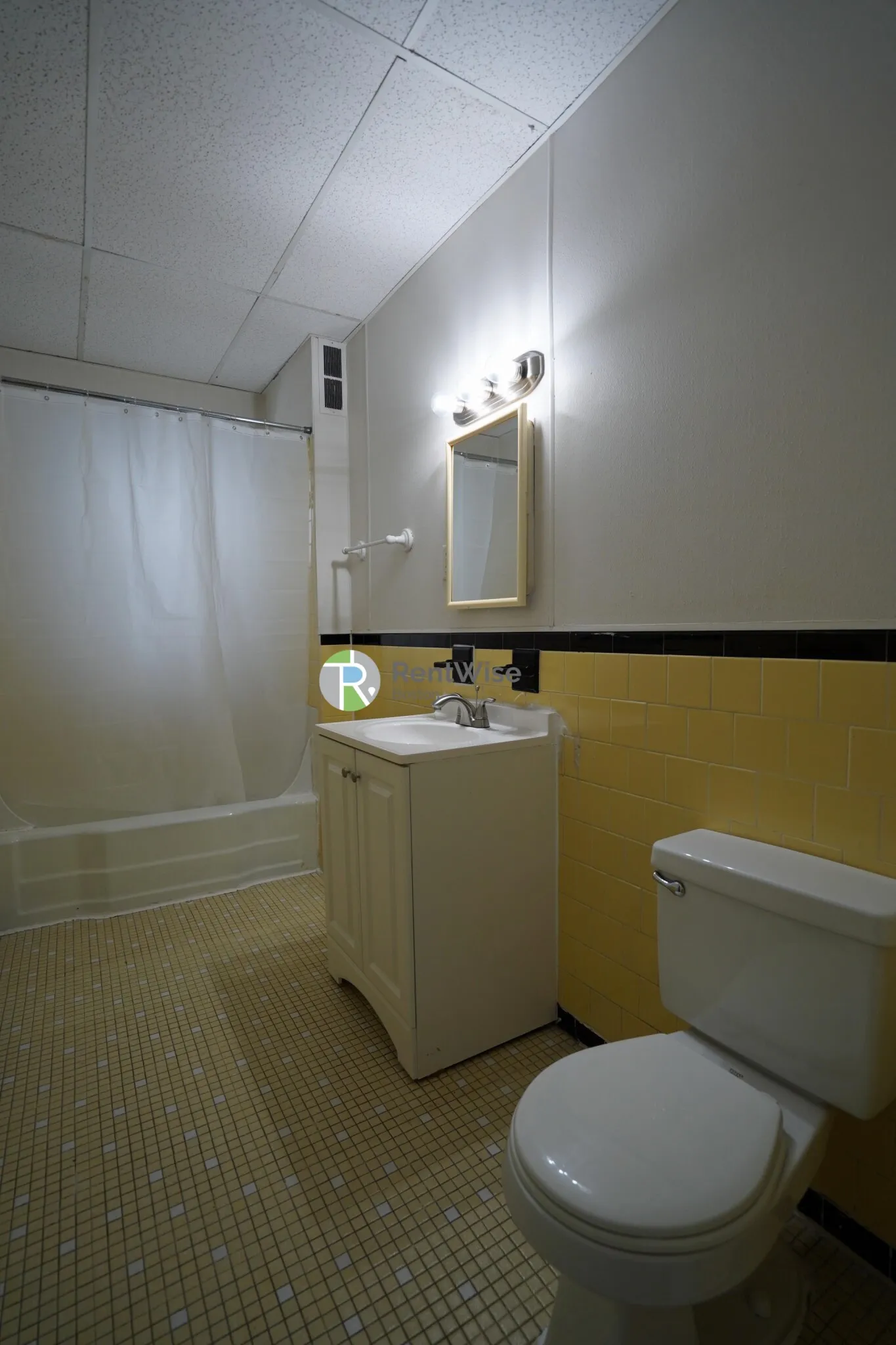 2 bed, 1 bath apartment for rent at 1 Ashford Ct Unit 4, Allston — photo 12 of 20