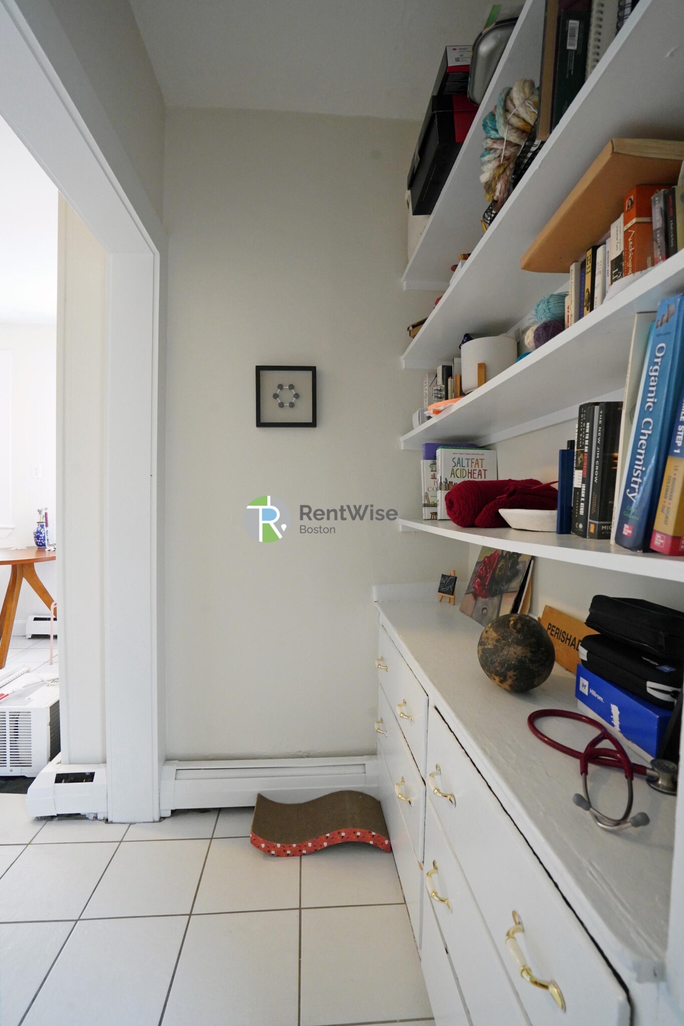 1 bed, 1 bath apartment for rent at 1 Ashford Ct Unit 5, Allston — photo 6 of 17