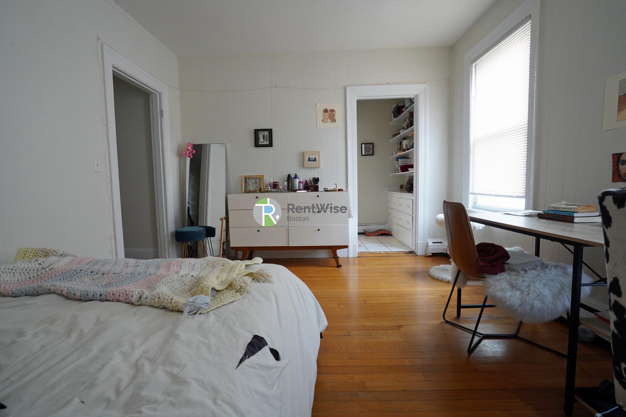 1 bed, 1 bath apartment for rent at 1 Ashford Ct Unit 5, Allston — photo 12 of 17
