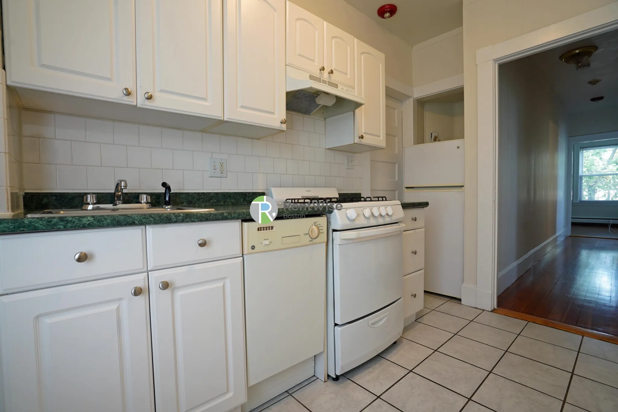 2 bed, 1 bath apartment for rent at 1 Ashford Ct Unit 6, Allston — photo 7 of 23
