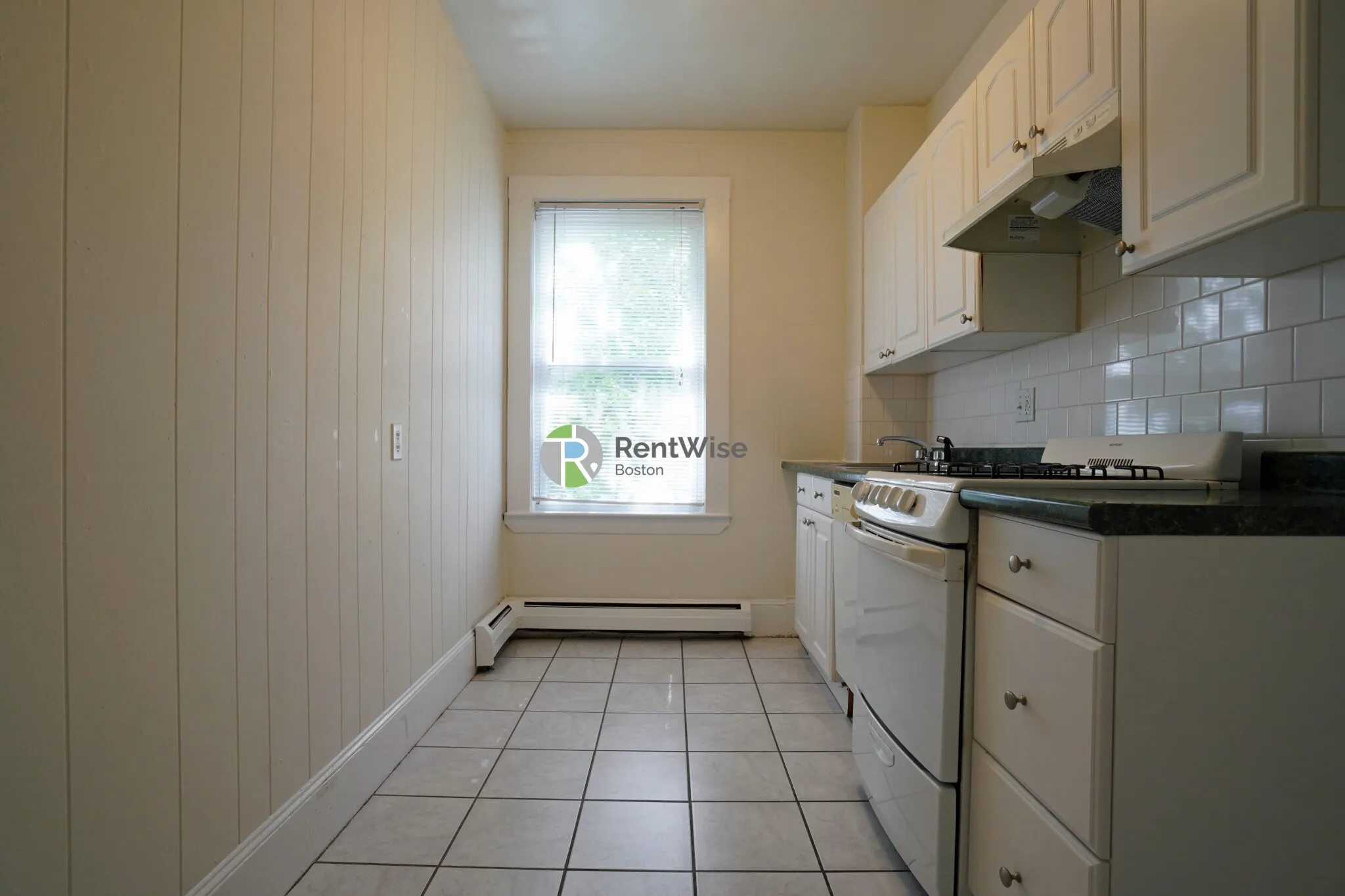 2 bed, 1 bath apartment for rent at 1 Ashford Ct Unit 6, Allston — photo 6 of 23