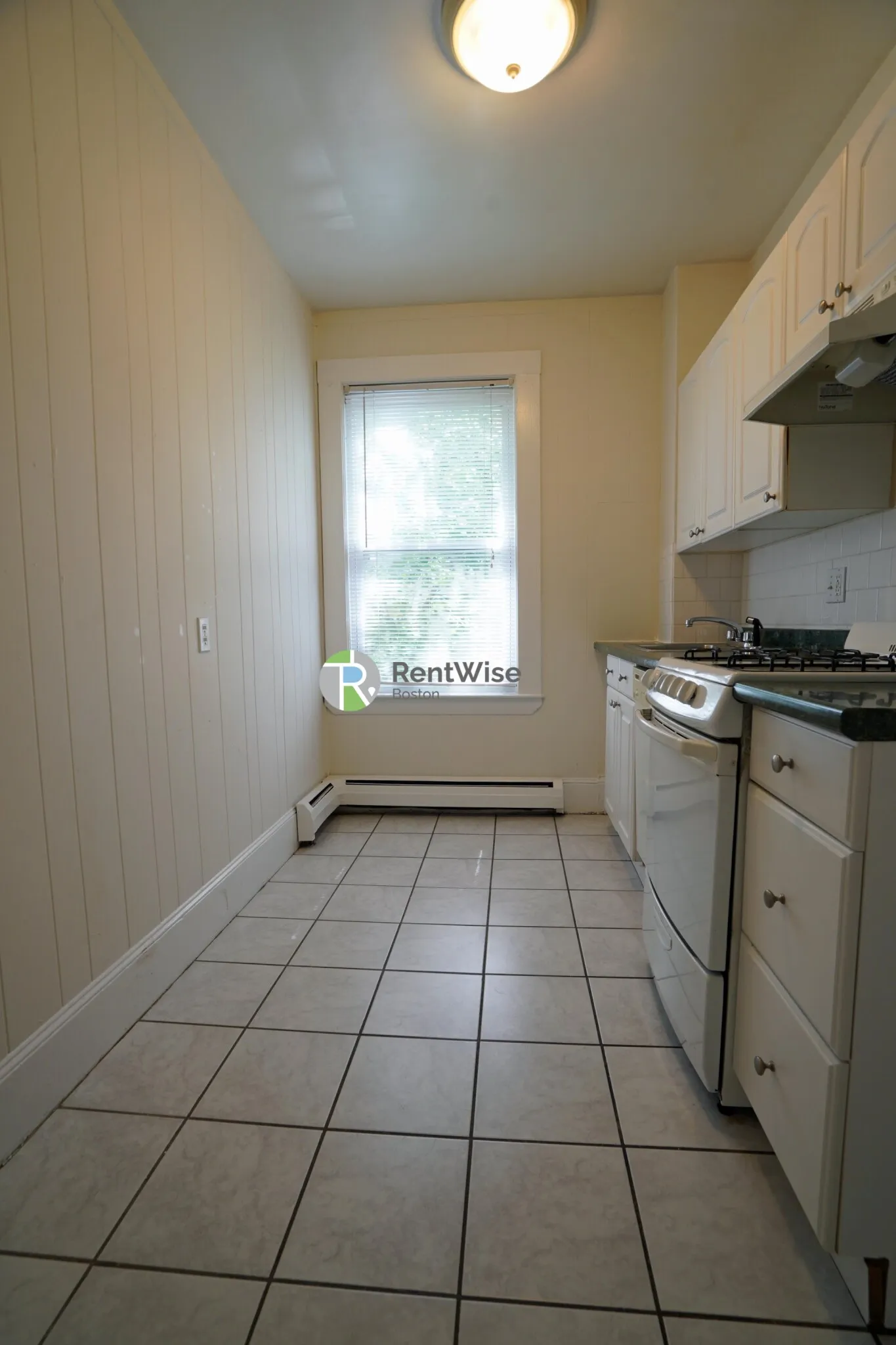 2 bed, 1 bath apartment for rent at 1 Ashford Ct Unit 6, Allston — photo 9 of 23