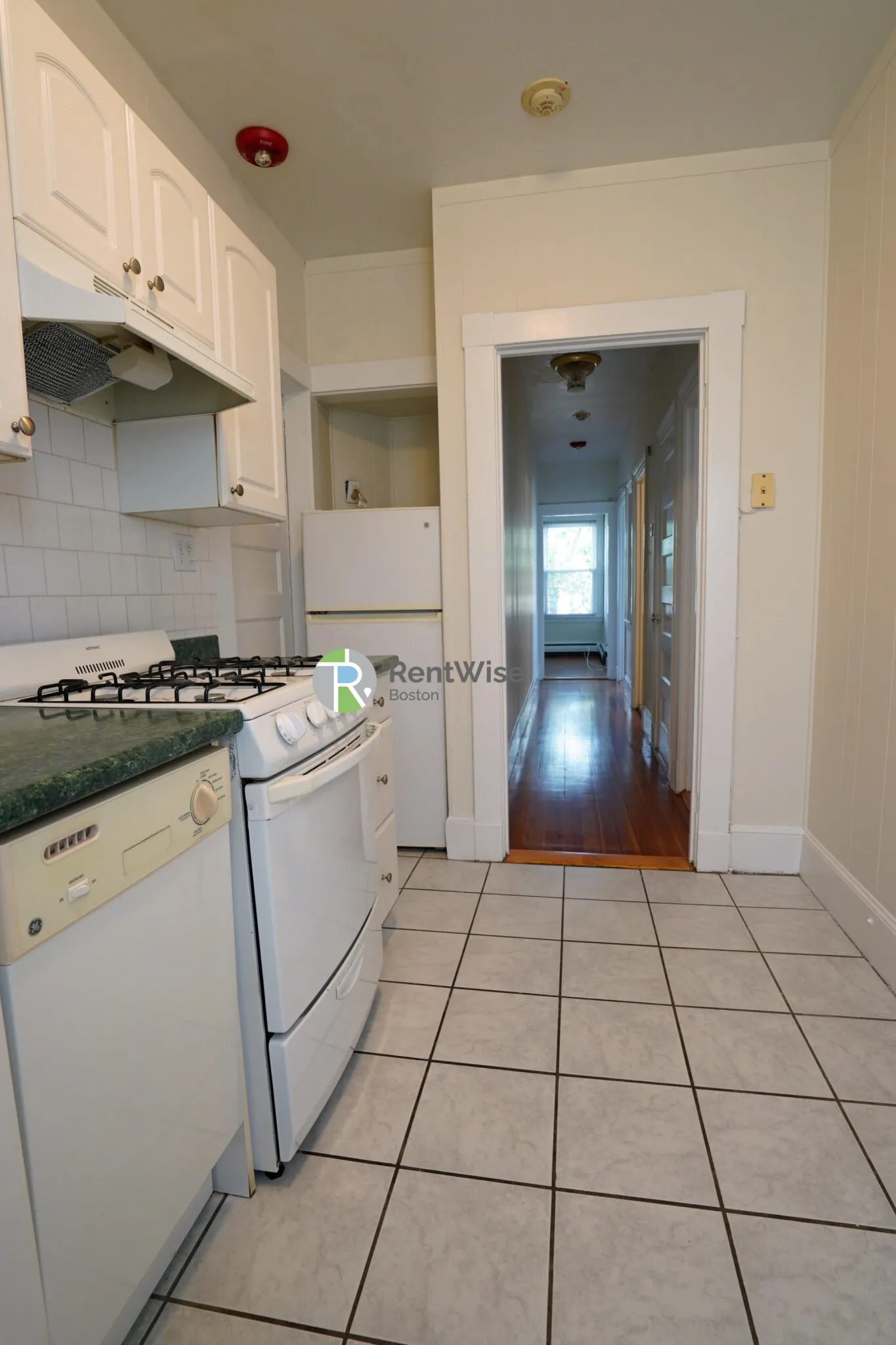 2 bed, 1 bath apartment for rent at 1 Ashford Ct Unit 6, Allston — photo 8 of 23