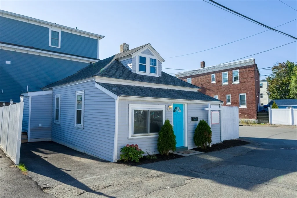 2 bed, 1 bath apartment for rent at 1 Avalon St, Revere — photo 10 of 11