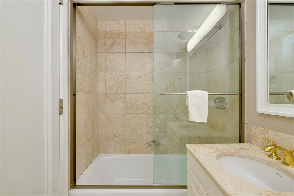 2 bed, 2 bath apartment for rent at 1 Avery St Unit 10D, Boston Downtown — photo 12 of 21