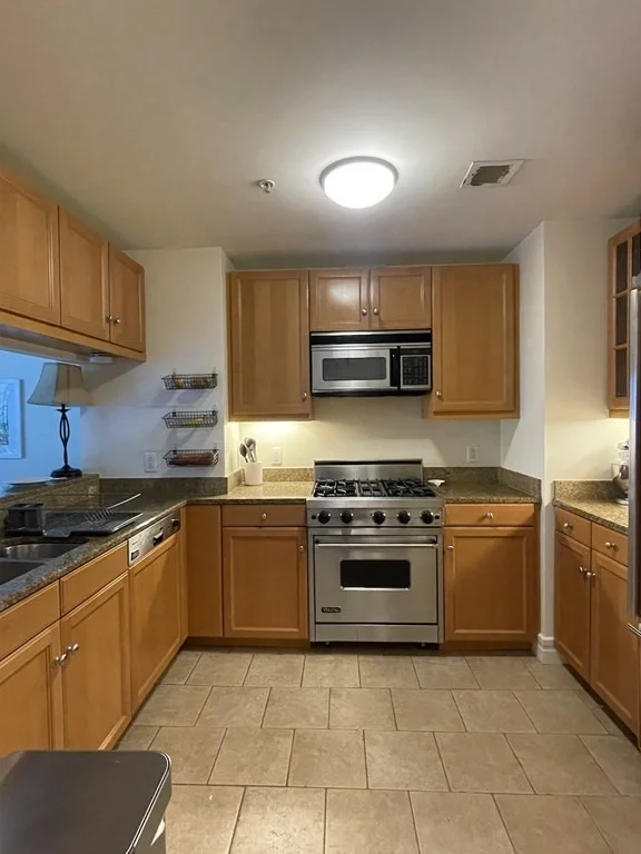 1 bed, 1 bath apartment for rent at 1 Avery St Unit 15E, Midtown — photo 8 of 19