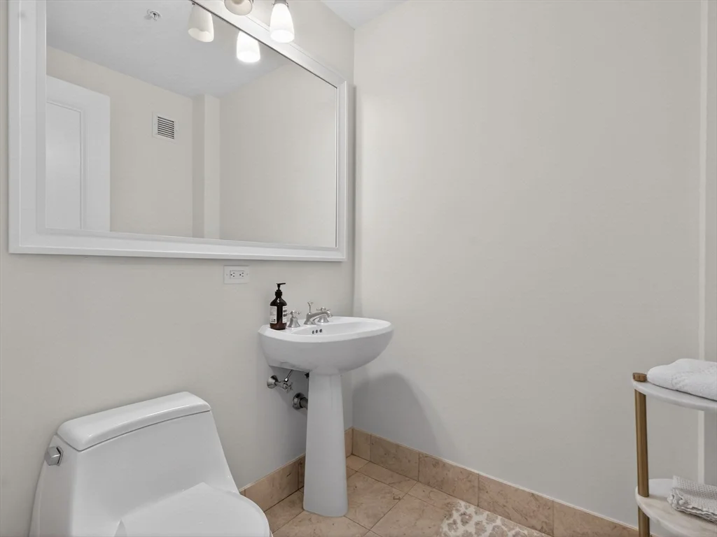 3 bed, 4+ bath apartment for rent at 1 Avery St Unit 24B, Midtown — photo 22 of 29