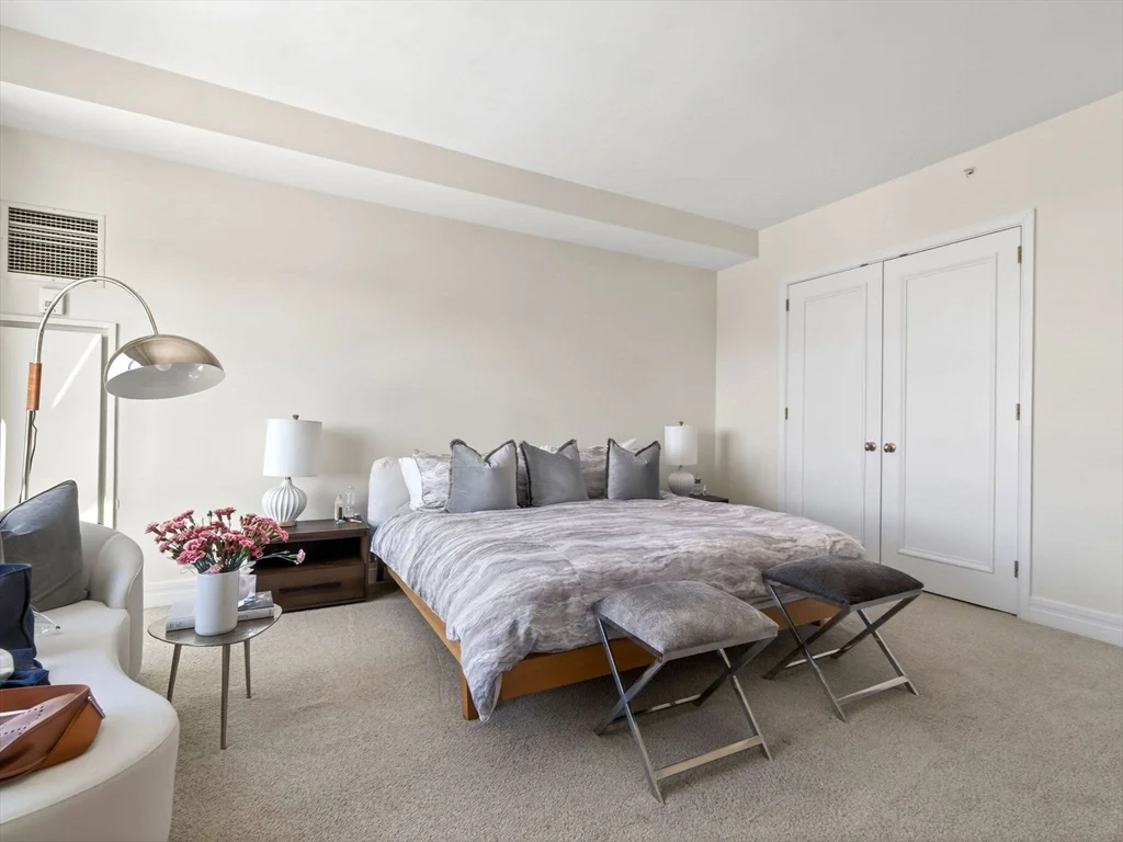 3 bed, 4+ bath apartment for rent at 1 Avery St Unit 24B, Midtown — photo 17 of 29