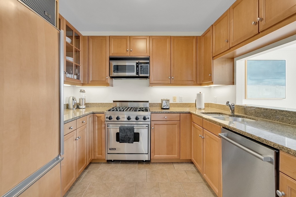 2 bed, 2 bath apartment for rent at 1 Avery St Unit 27C, Midtown — photo 4 of 13