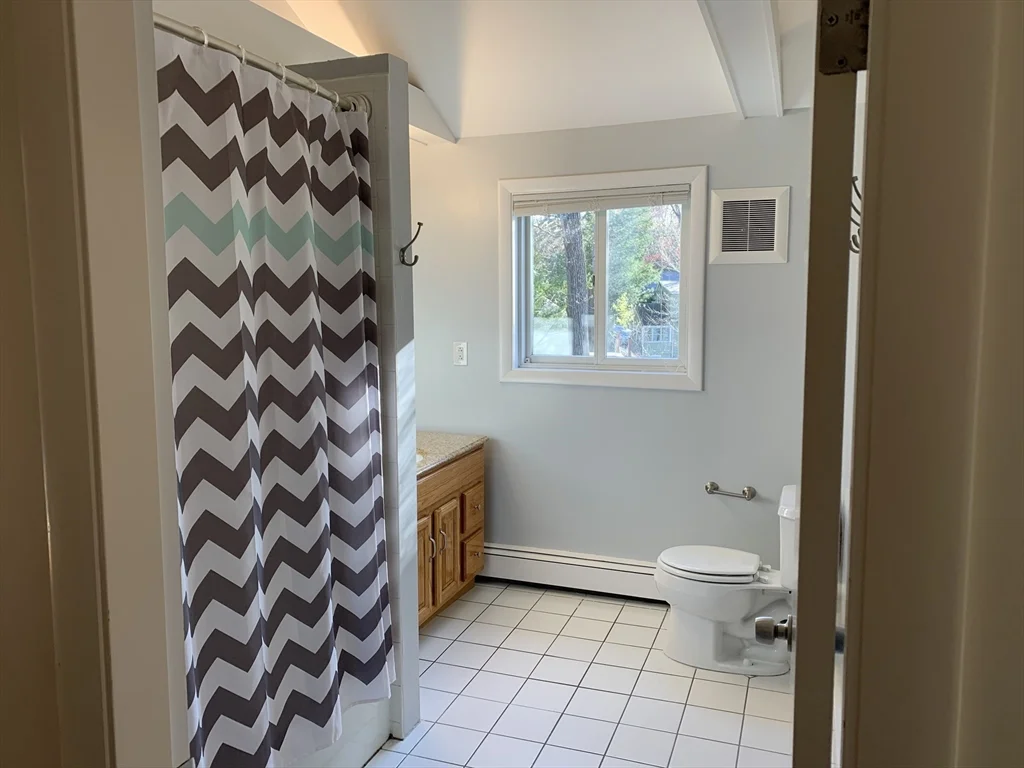 4 bed, 3 bath apartment for rent at 1 Balfour St, Lexington — photo 16 of 23