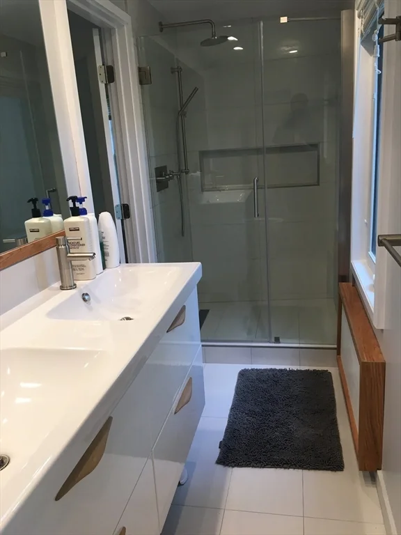 4 bed, 3 bath apartment for rent at 1 Balfour St, Lexington — photo 12 of 23
