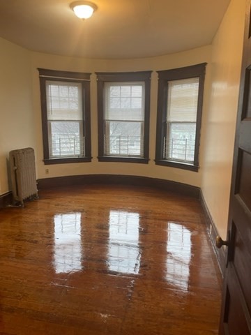 3 bed, 1 bath apartment for rent at 1 Beacon Ave Unit 2R, Holyoke — photo 6 of 8