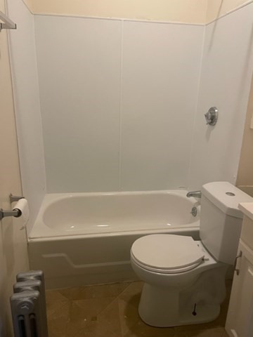 3 bed, 1 bath apartment for rent at 1 Beacon Ave Unit 2R, Holyoke — photo 3 of 8