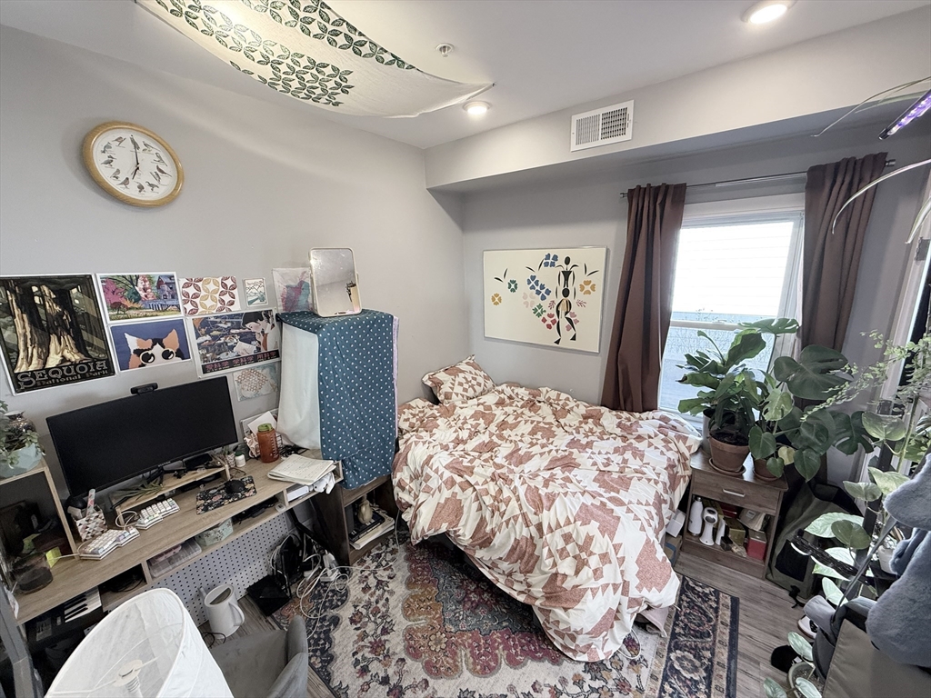 4 bed, 2 bath apartment for rent at 1 Beacon St Unit 2L, Somerville — photo 4 of 13