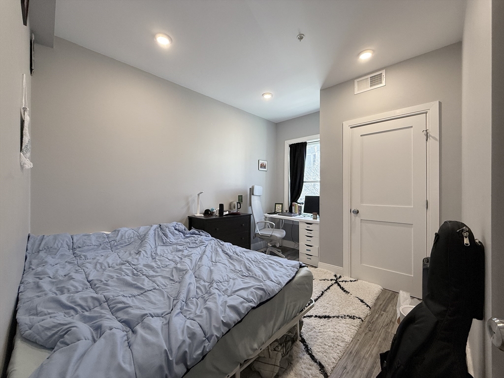 4 bed, 2 bath apartment for rent at 1 Beacon St Unit 2L, Somerville — photo 7 of 13