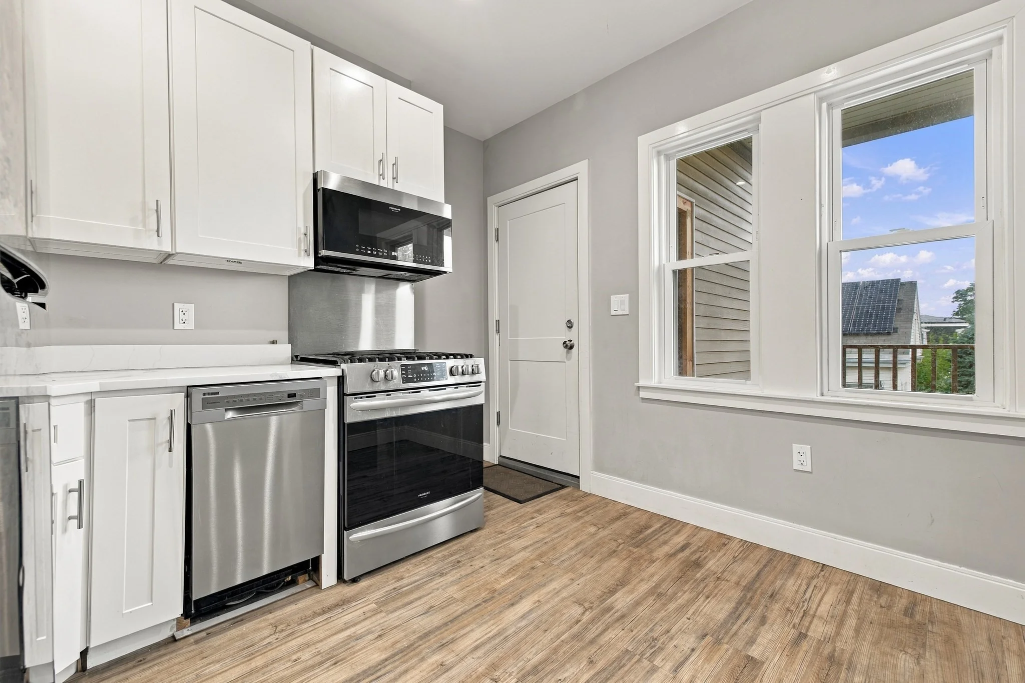 4 bed, 2 bath apartment for rent at 1 Beacon St Unit 3R, Union Square — photo 2 of 20