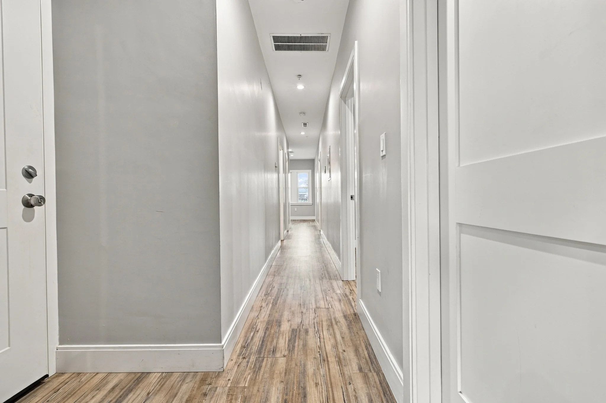 4 bed, 2 bath apartment for rent at 1 Beacon St Unit 3R, Union Square — photo 12 of 20