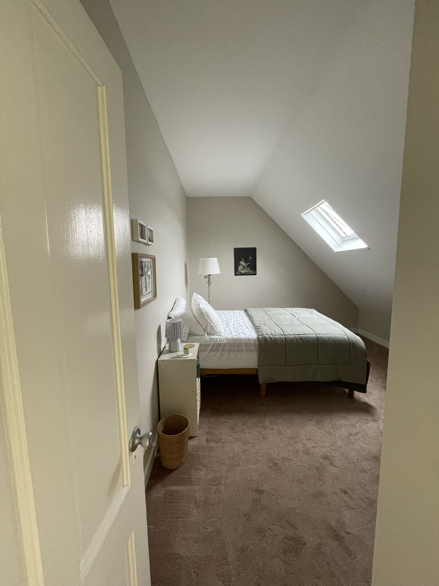 3 bed, 1 bath apartment for rent at 1 Bellevue Ter Unit 2B, South Medford — photo 16 of 22