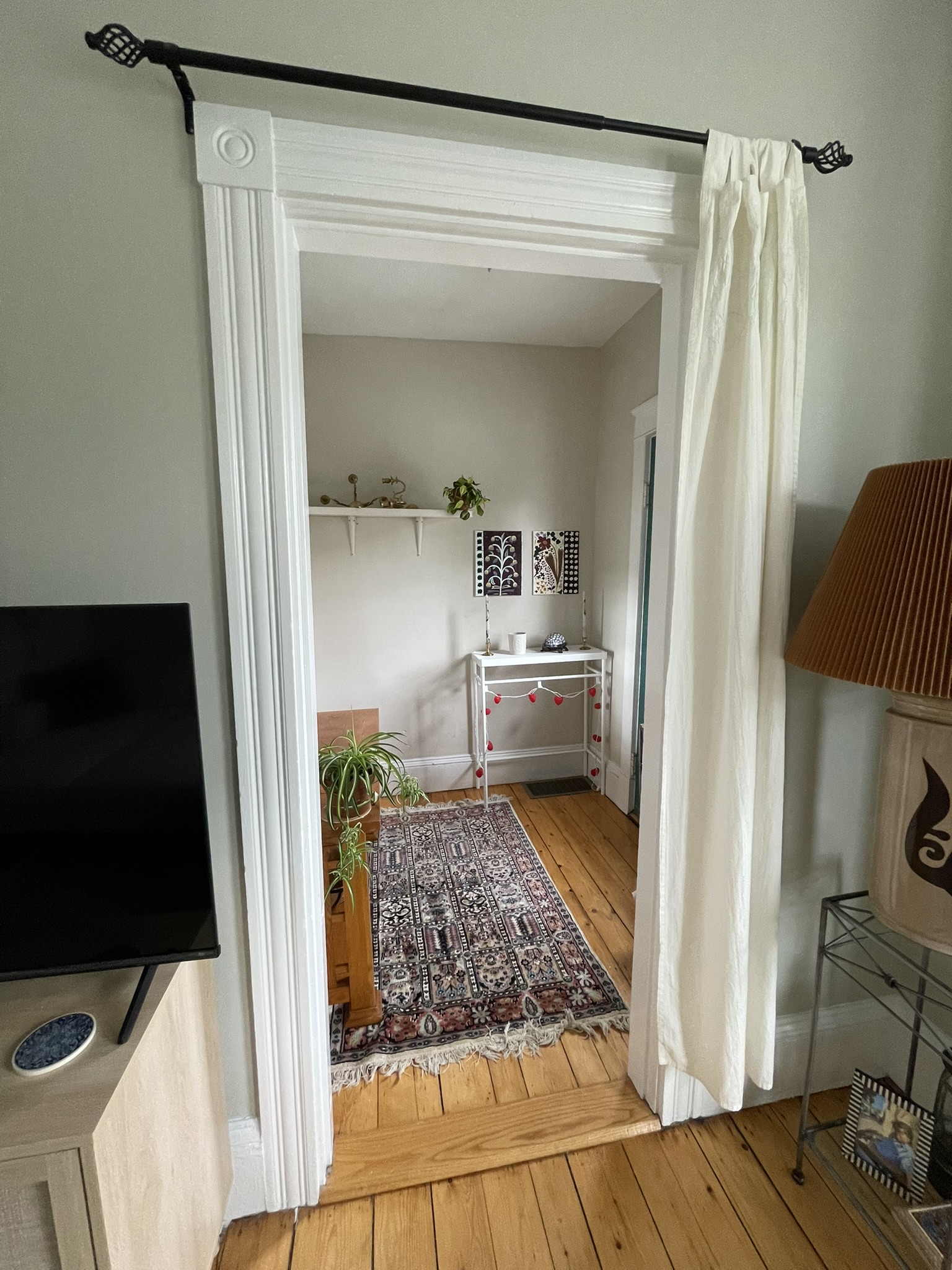 3 bed, 1 bath apartment for rent at 1 Bellevue Ter Unit 2B, South Medford — photo 6 of 22