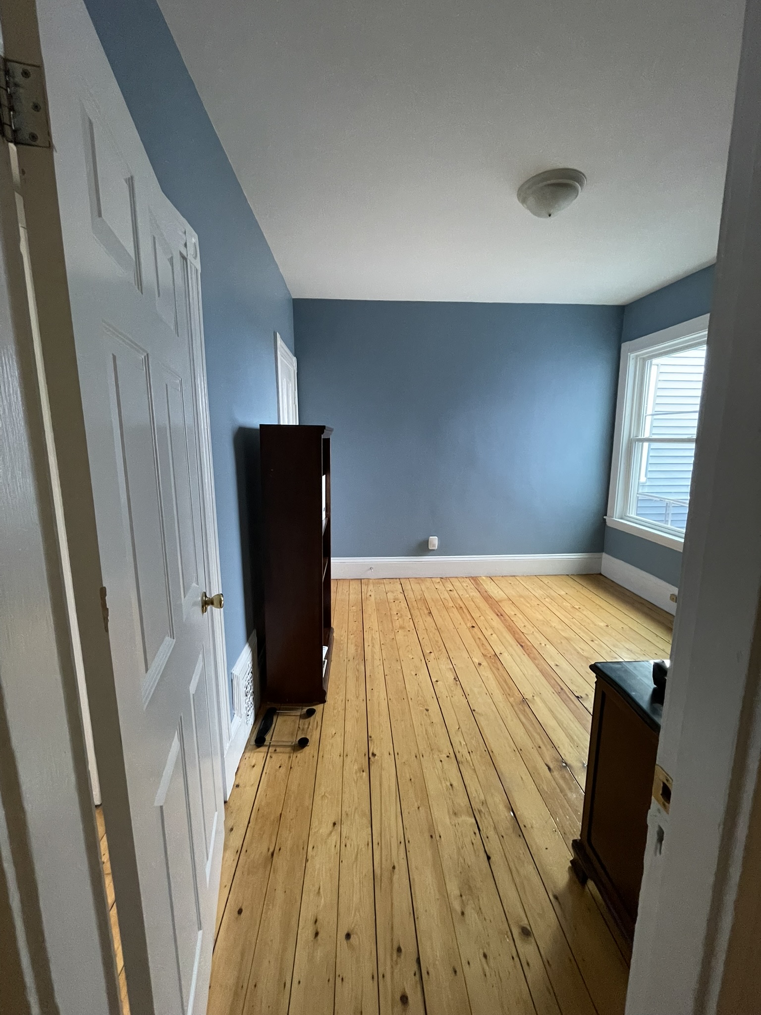 3 bed, 1 bath apartment for rent at 1 Bellevue Ter Unit 2B, South Medford — photo 7 of 22