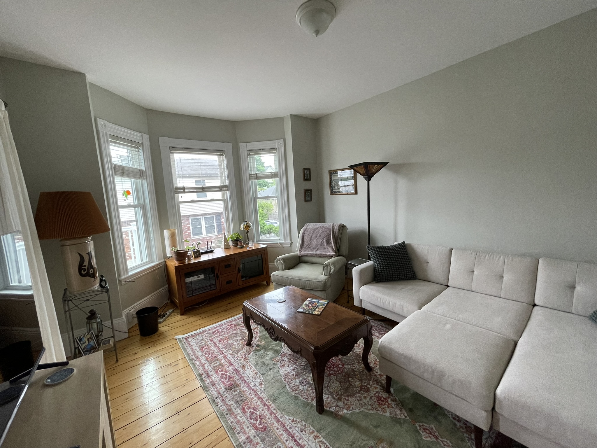 3 bed, 1 bath apartment for rent at 1 Bellevue Ter Unit 2B, South Medford — photo 1 of 22