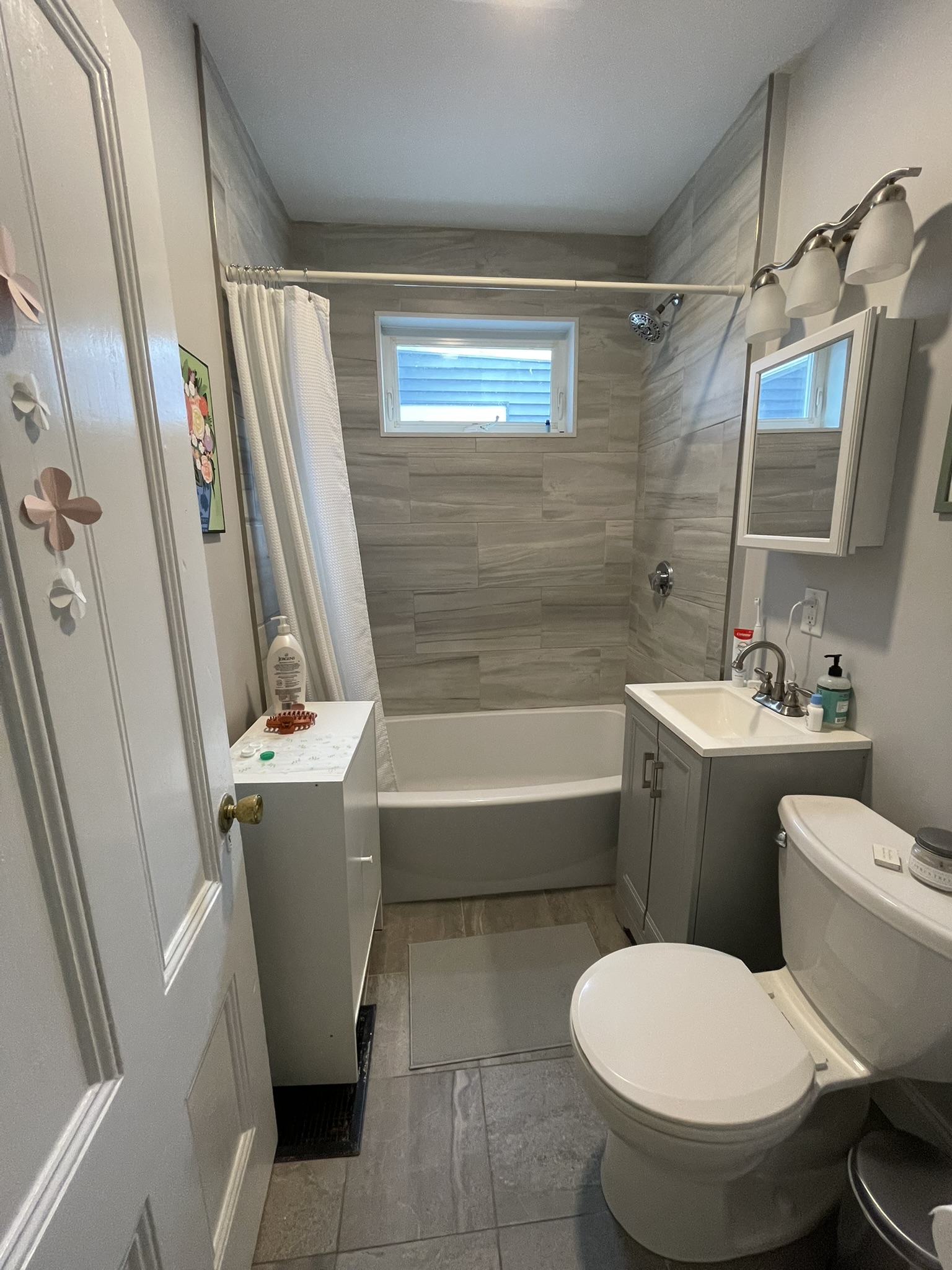 3 bed, 1 bath apartment for rent at 1 Bellevue Ter Unit 2B, South Medford — photo 21 of 22