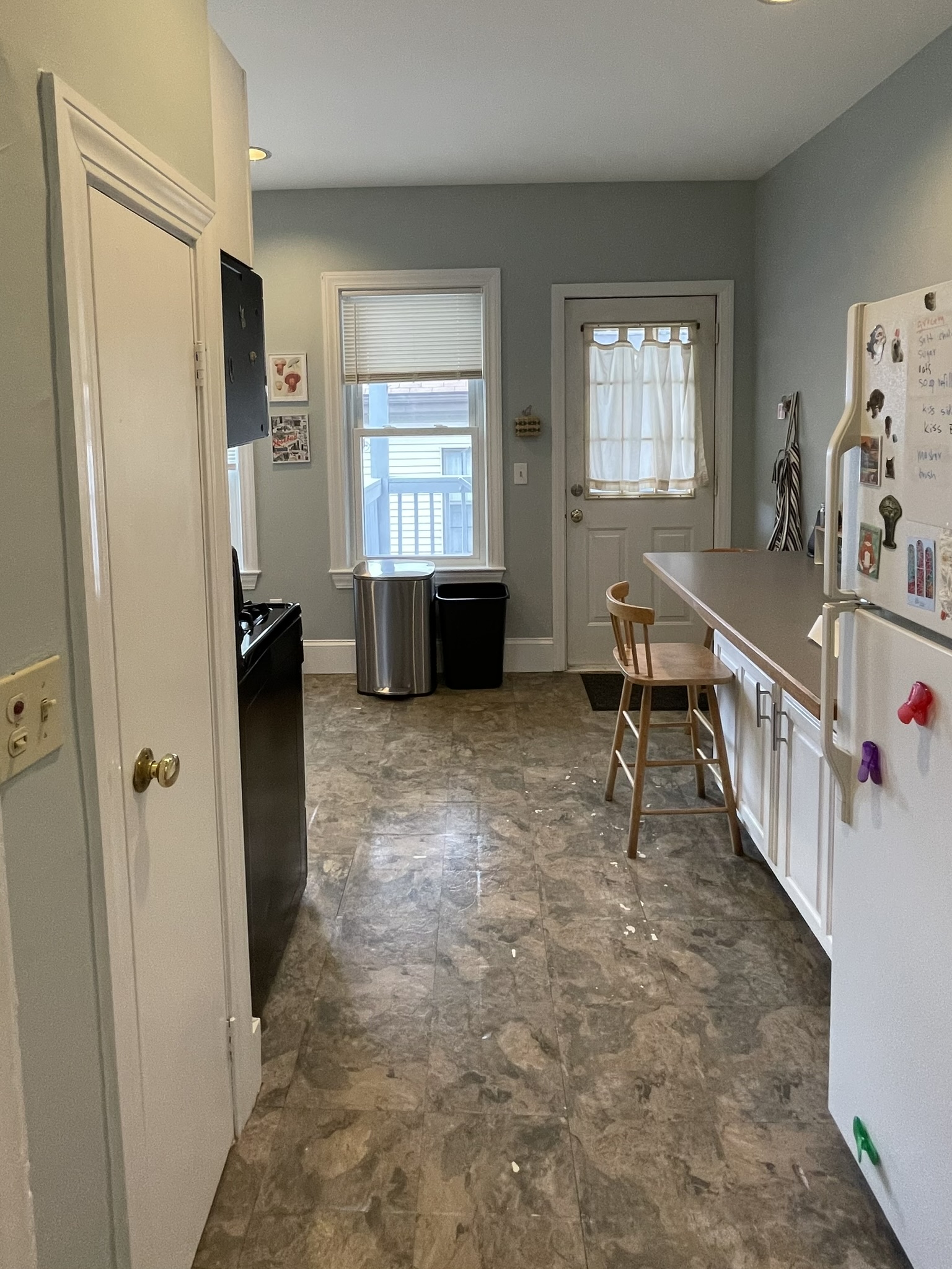 3 bed, 1 bath apartment for rent at 1 Bellevue Ter Unit 2B, South Medford — photo 4 of 22